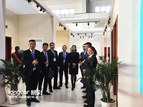 重庆朗彩木门：2017北京木门展销售团队合影