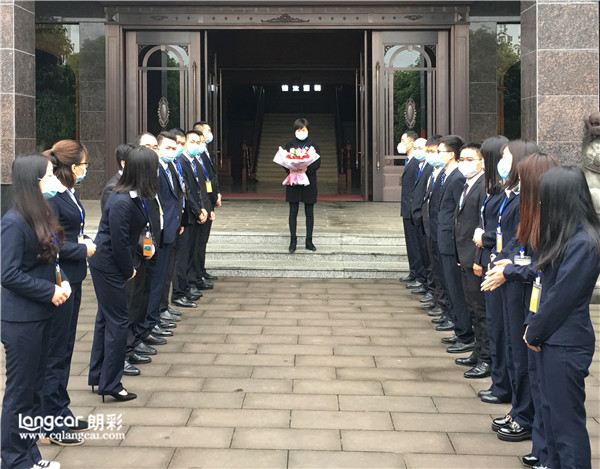 重庆朗彩木门：春暖花开，欢迎回家！2